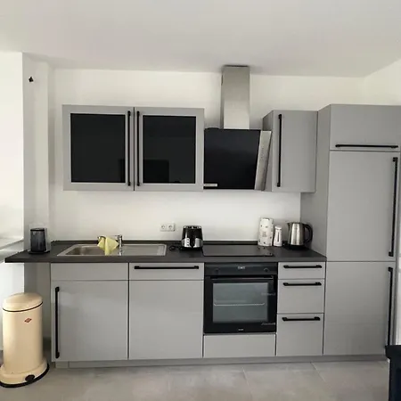 Zentral Gelegene Und Frisch Renovierte 아파트 *