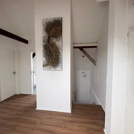 Zentral Gelegene Und Frisch Renovierte