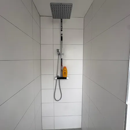 아파트 Zentral Gelegene Und Frisch Renovierte